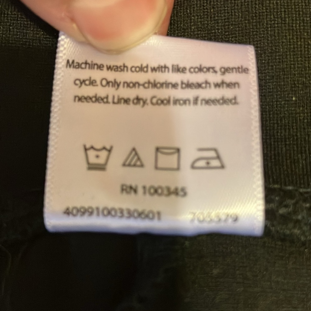 🎁2/$12 NWOT SERRA BLACK LEGGINGS WITH FALSE BACK POCKETS - Picture 7 of 7